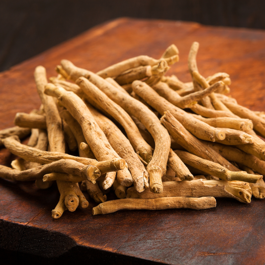 Ashwagandha: el adaptógeno que ayuda a calmar tu mente, equilibrar tus hormonas y mejorar tu día